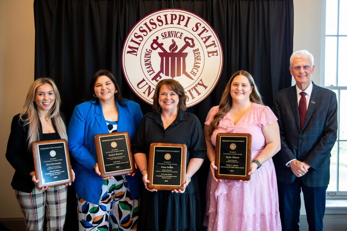 2025 Advising Award Winners